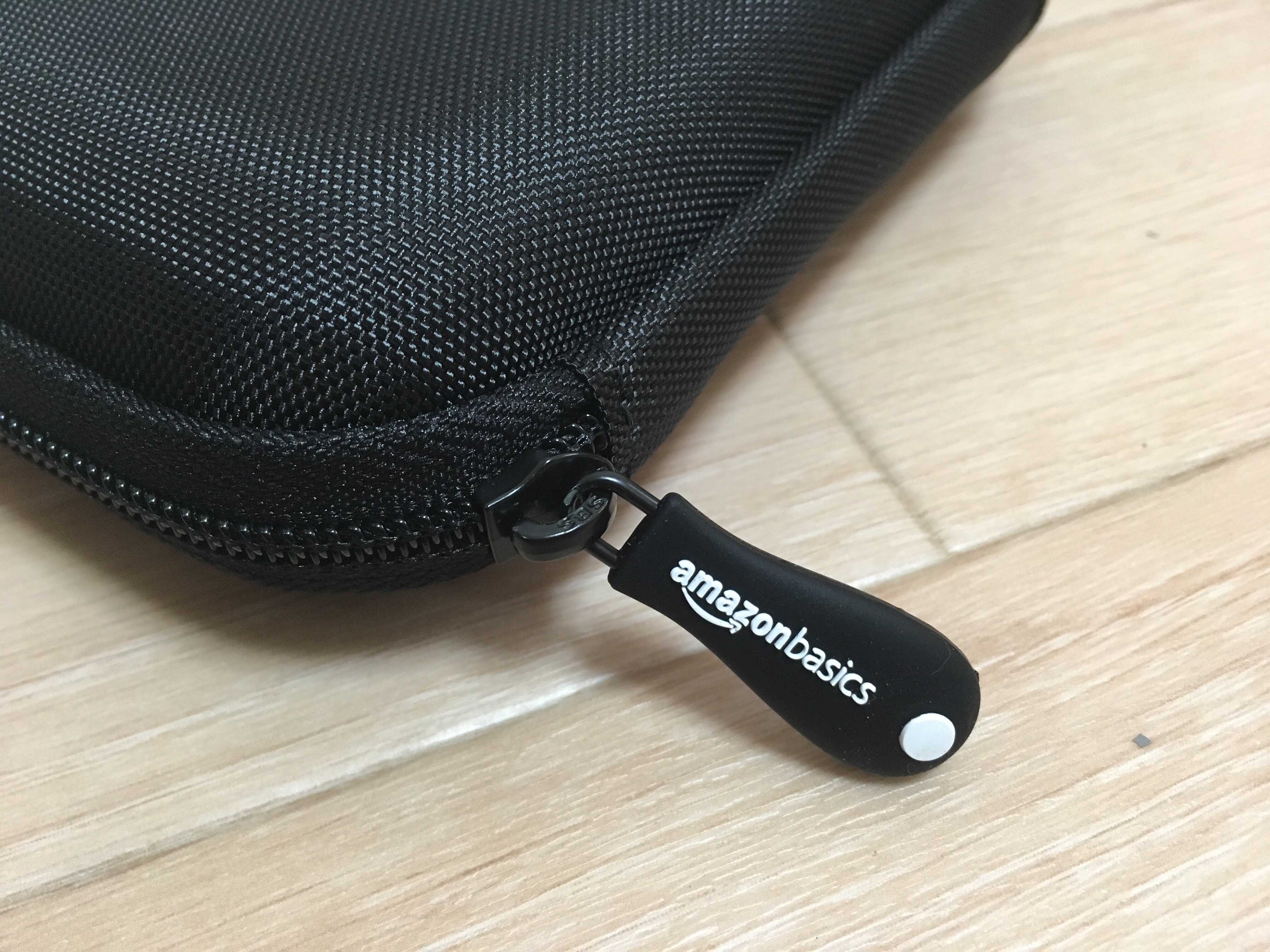 amazon basicsのハードディスクケース買ってみた
